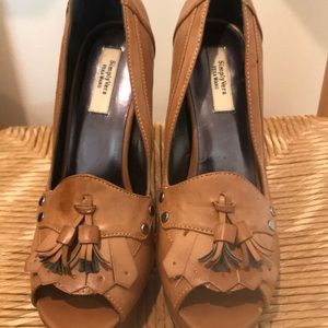 Simply Vera wang open toed pumps